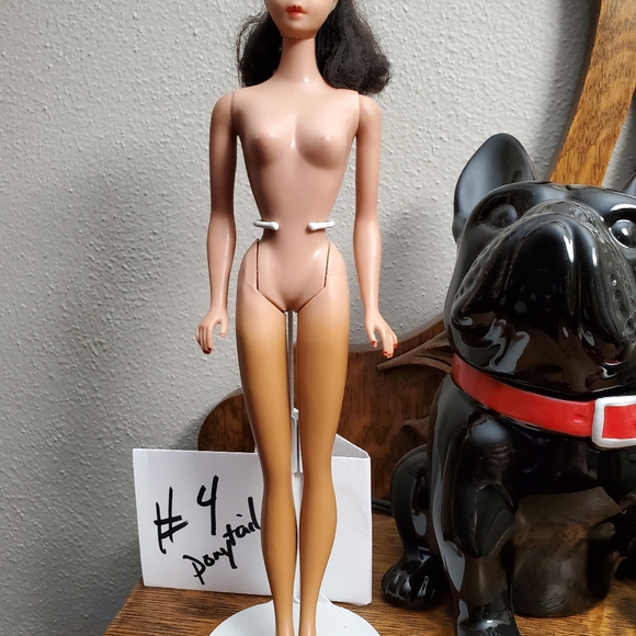 VINTAGE #4 BRUNETTE PONYTAIL BARBIE DOLL - Picture 3 of 8